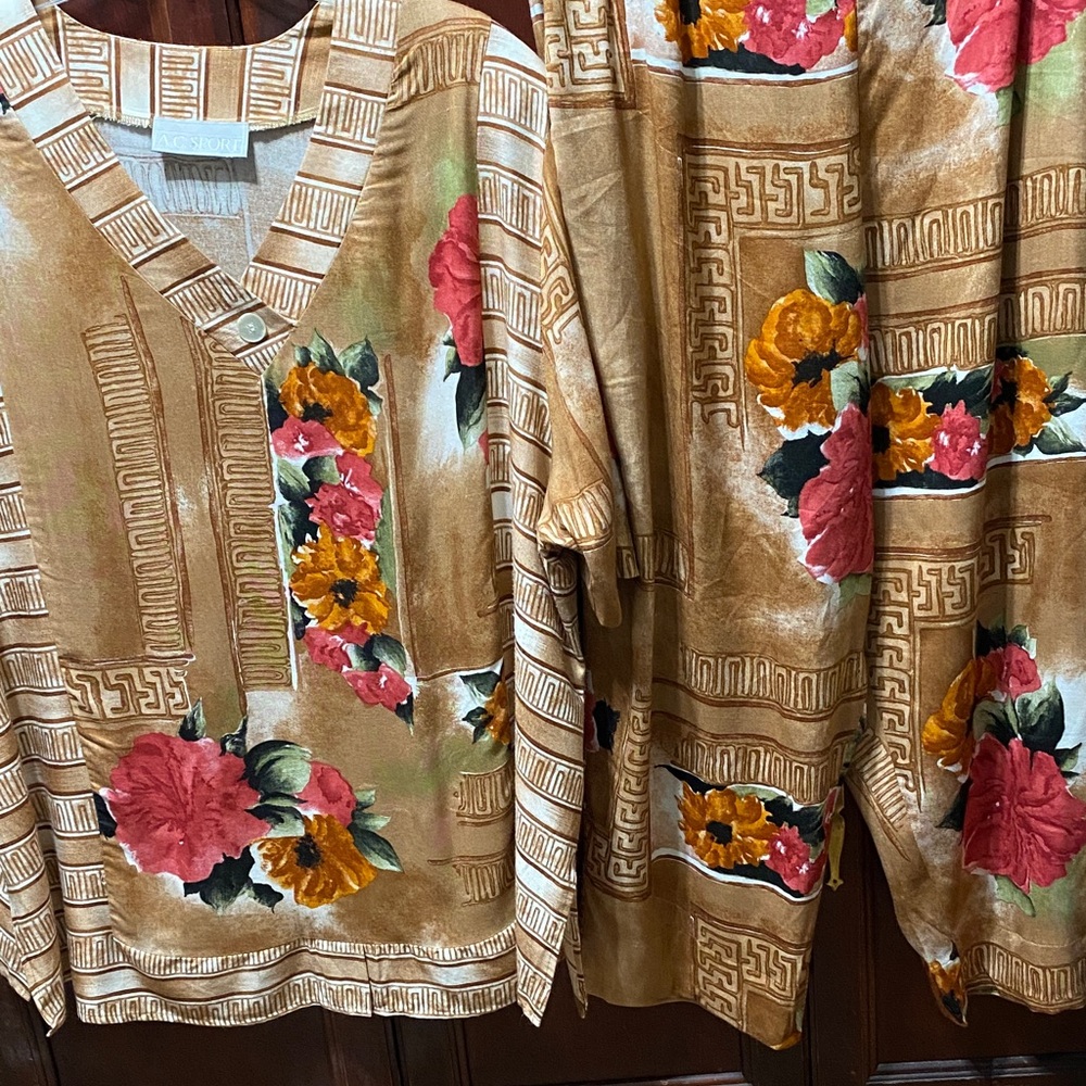 A.C. Sport vintage plus size 26W brown Floral Patterned tunic and capri pant set